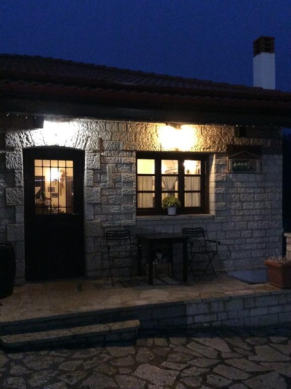 Oihalia Guesthouse Fidhákia Екстериор снимка